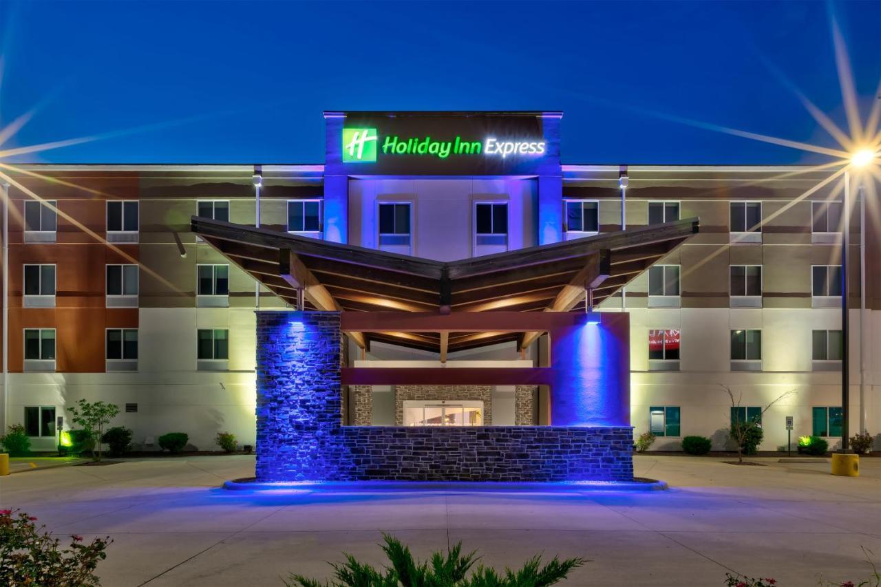 Holiday Inn Express & Suites - Effingham By Ihg Exterior photo