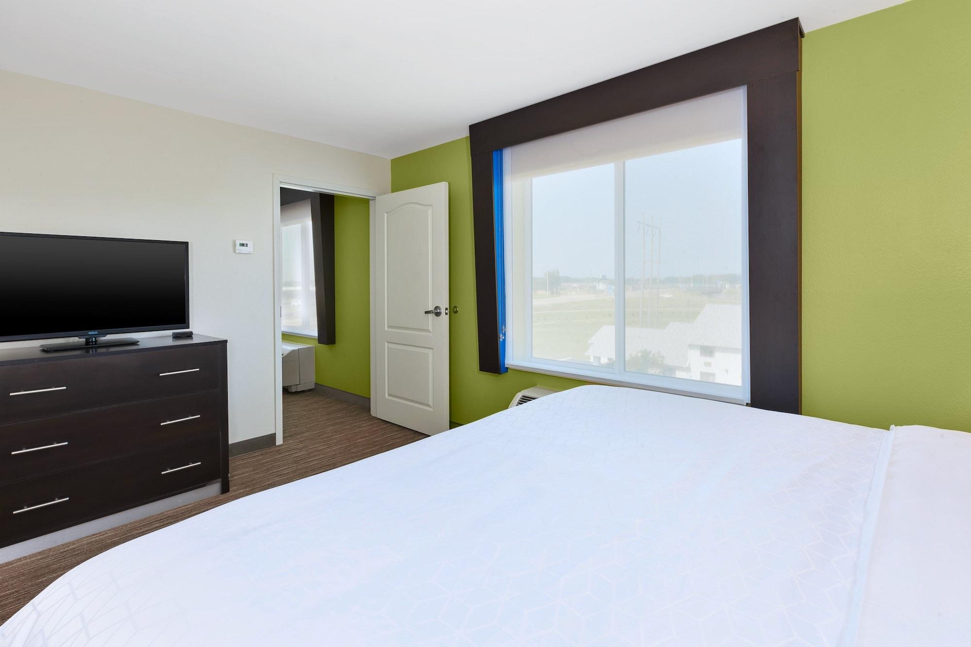 Holiday Inn Express & Suites - Effingham By Ihg Exterior photo