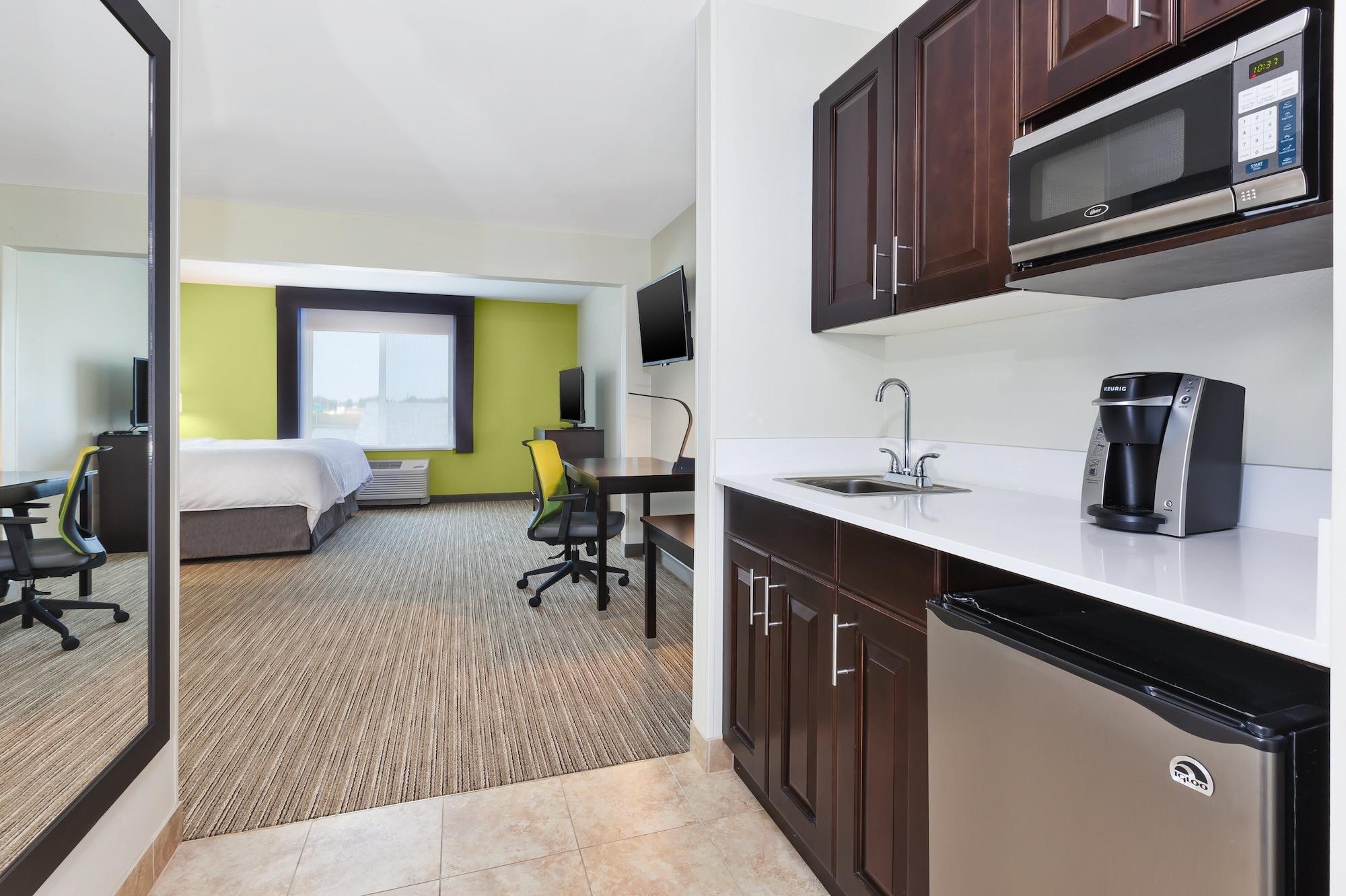 Holiday Inn Express & Suites - Effingham By Ihg Exterior photo
