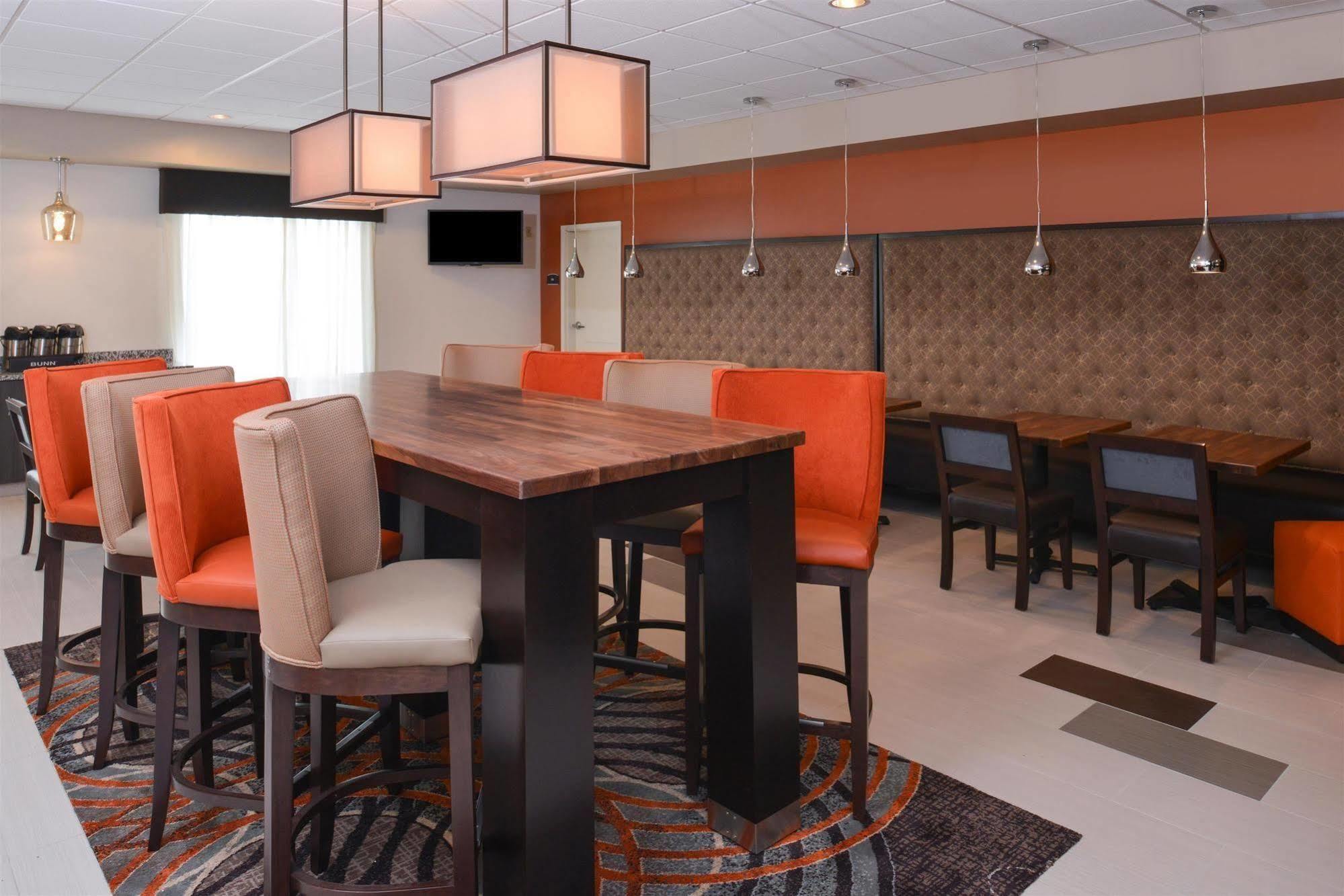 Holiday Inn Express & Suites - Effingham By Ihg Exterior photo